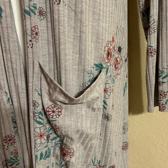 Lularoe Sarah Long Gray Duster Cardigan with Sunflowrs - Picture 4 of 6